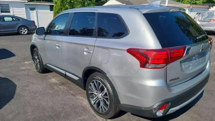 2018 mitsubishi outlander le