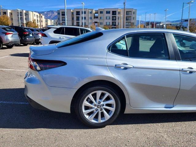 2023 toyota camry le
