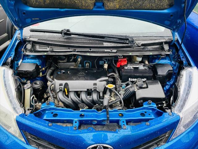 2012 toyota yaris l