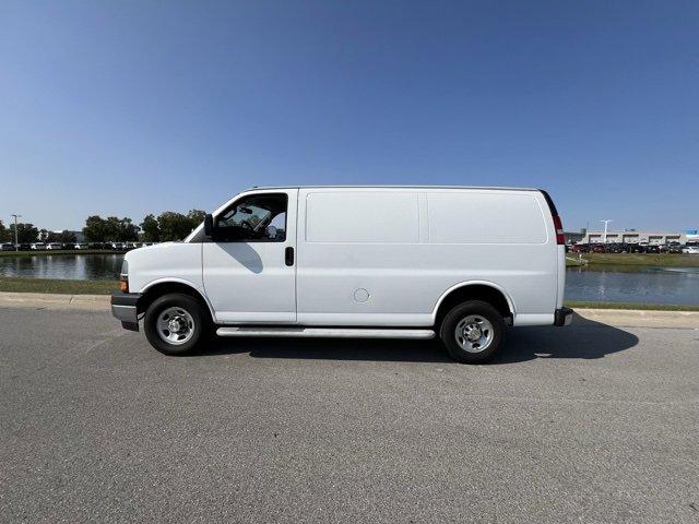2022 chevrolet express 2500 2500 rwd 135