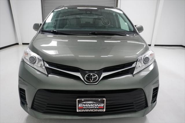 2020 toyota sienna le
