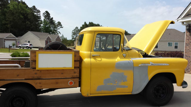 1958 chevrolet 36 apache 3/4 ton flatbed truck