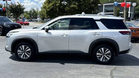 2024 Nissan Pathfinder sl