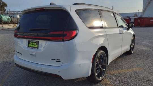2024 Chrysler Pacifica