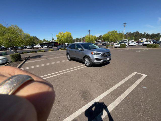 2022 ford edge titanium