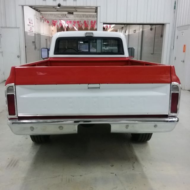1972 chevrolet custom deluxe