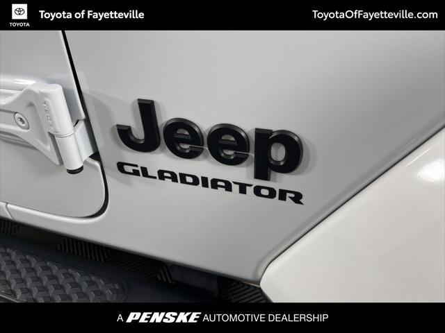 2022 jeep gladiator sport s