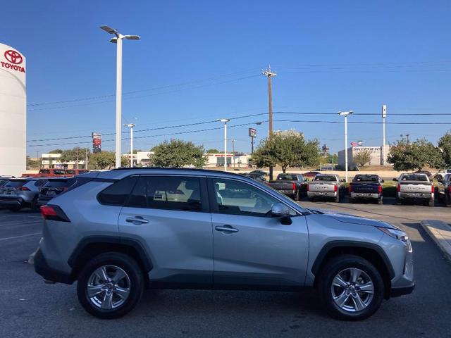 2023 toyota rav4 xle
