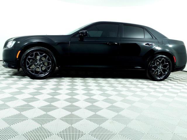 2019 chrysler 300 s