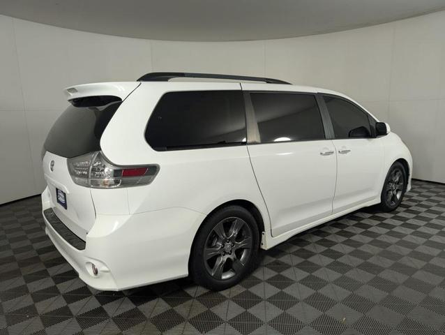 2016 toyota sienna se premium
