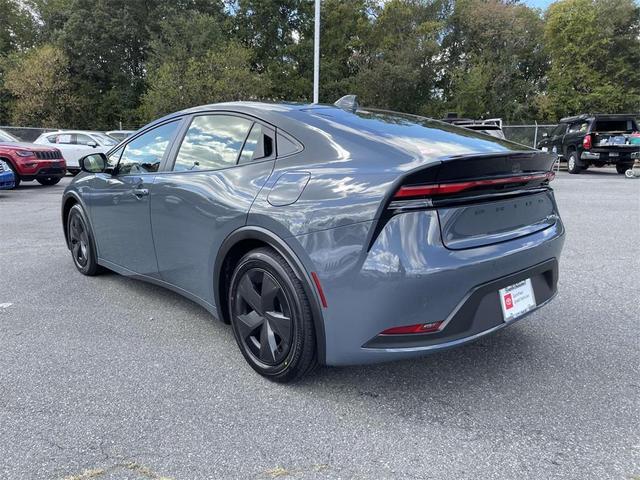 2024 toyota prius le