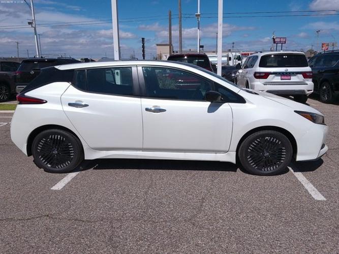 new 2024 nissan leaf sv plus