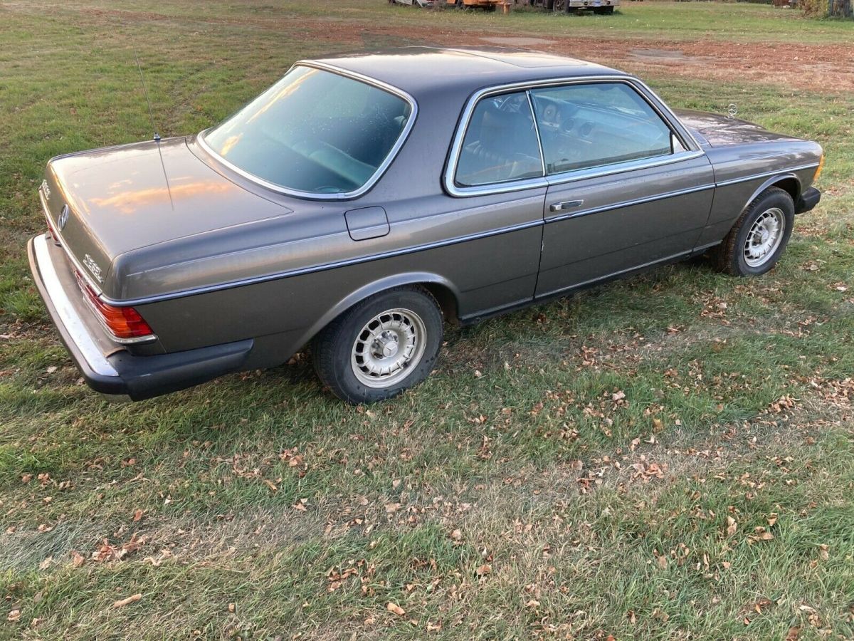 1980 mercedes-benz 300cd, 102k miles, diesel