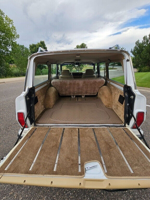 1991 jeep grand wagoneer 5.9l v8 16v 71,000 miles