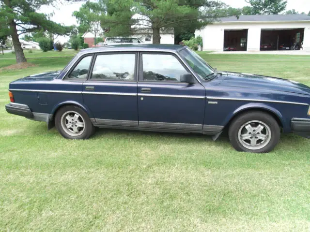 1991 volvo 240 base sedan 4-door 2.3l 5 speed manual transmission
