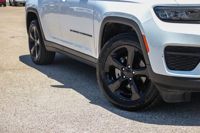 2023 jeep grand cherokee altitude