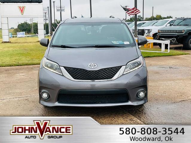 2017 toyota sienna se premium