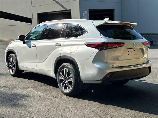 2022 toyota highlander xle
