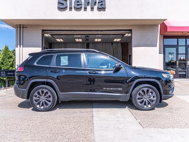 2021 jeep cherokee latitude lux