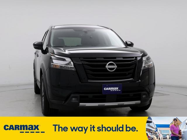 2023 nissan pathfinder sl