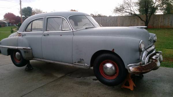 1949 oldsmobile futuramic series 88 4-door sedan
