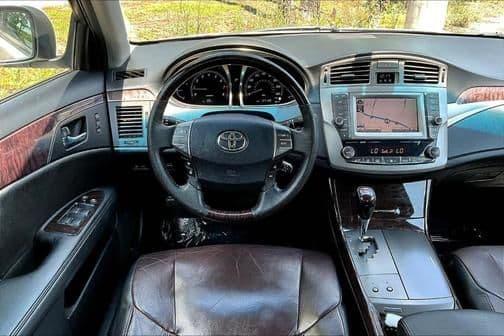 2011 toyota avalon limited in bluffton, south carolina