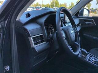 2023 Mitsubishi Outlander es
