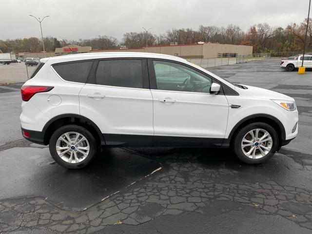 2019 ford escape se