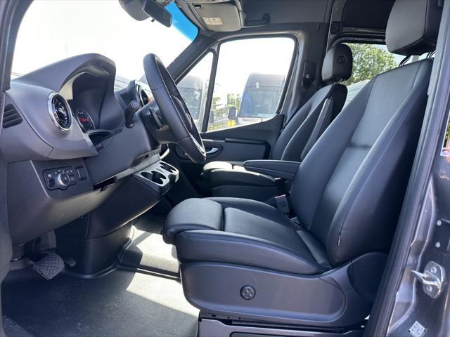2023 mercedes-benz sprinter 2500 standard roof