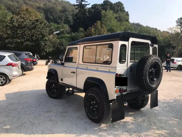 1985 landrover defender 90 restored!