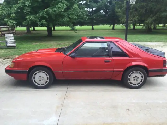 ford mustang svo 1985.5