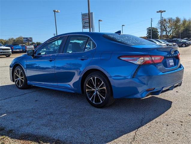 2019 toyota camry se