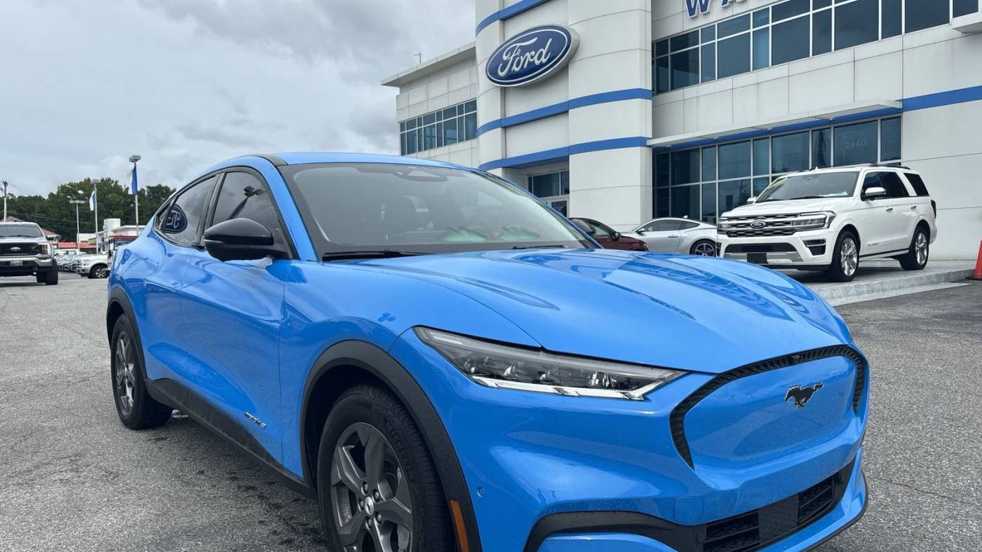 2023 ford mustang mach-e select