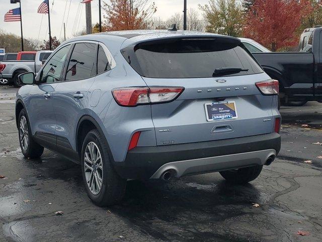 2022 ford escape sel