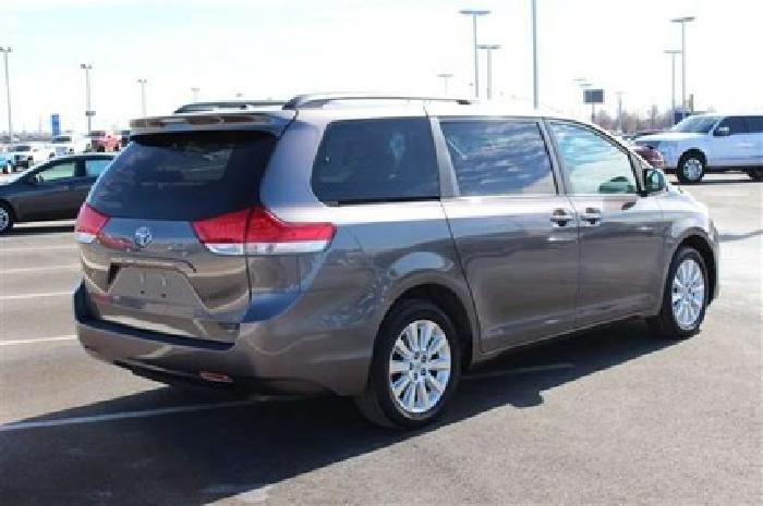 2011 toyota sienna le in columbus, oh