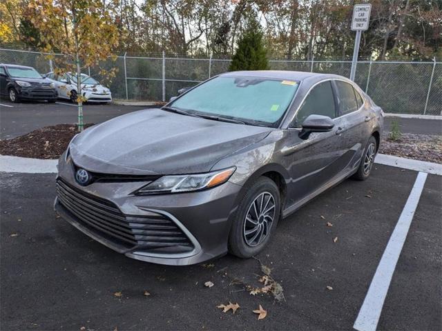 2024 toyota camry hybrid le