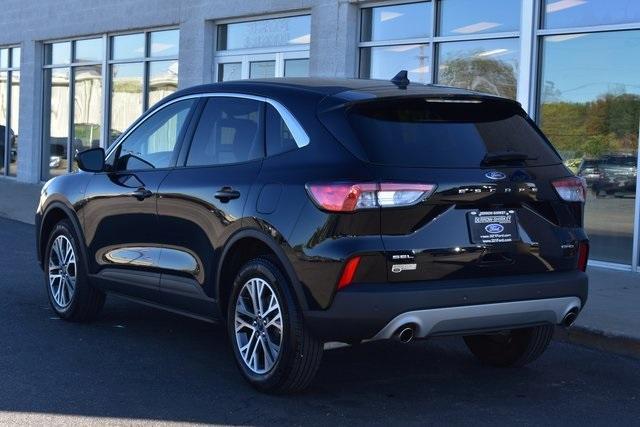 2022 ford escape sel