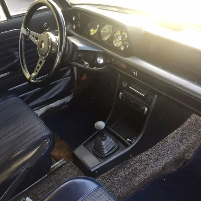 1972 bmw 2002 4 speed and sunroof - great driving 2002