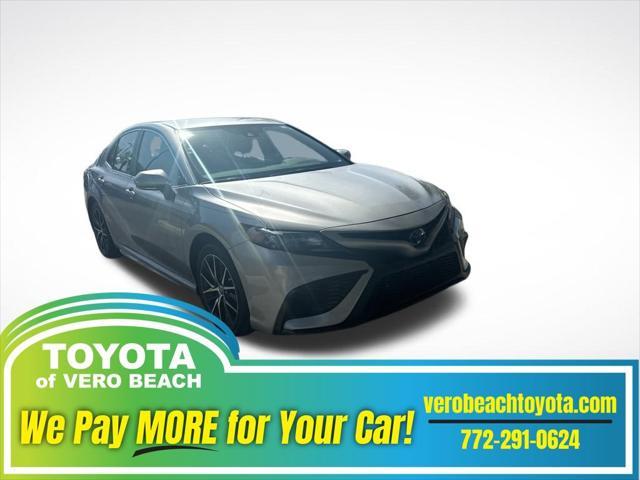 2023 toyota camry se