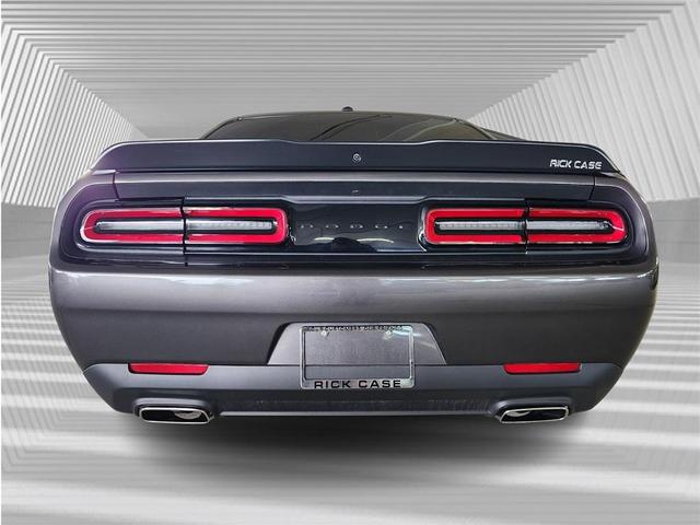 2023 dodge challenger sxt