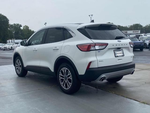 2022 ford escape sel