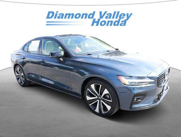 2022 volvo s60 t5 momentum