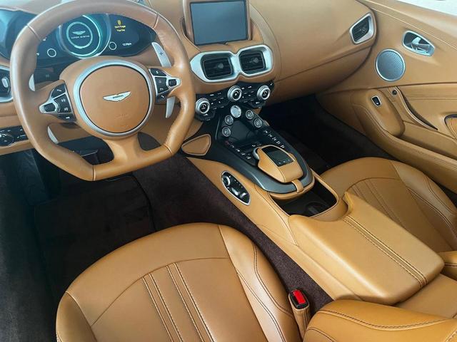 2021 aston martin vantage base