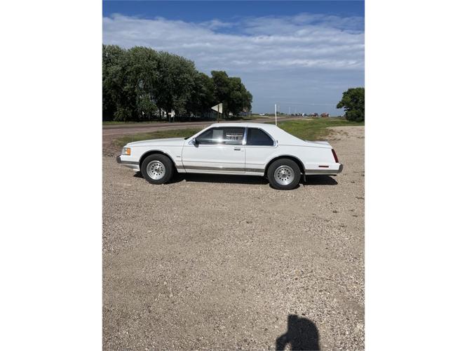 1988 lincoln mark vii in little rock, iowa