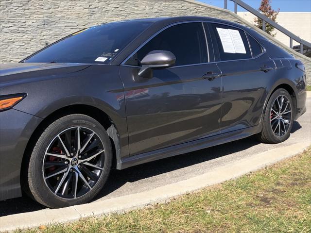 2021 toyota camry se