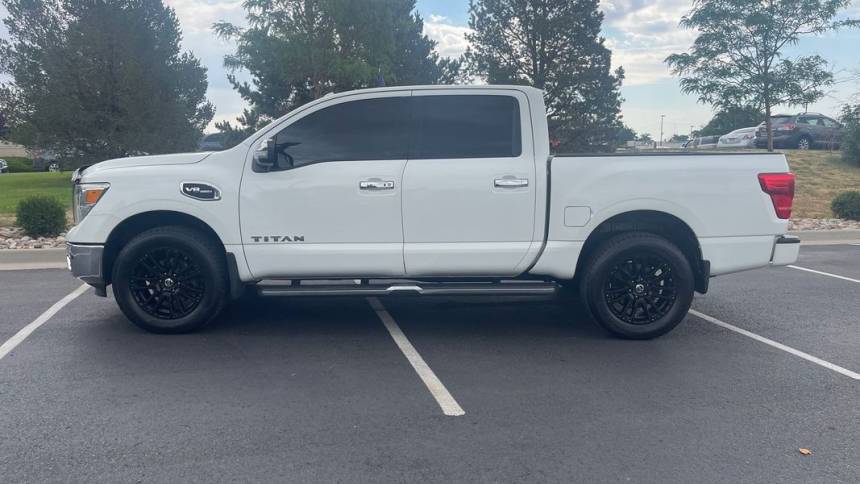 2017 nissan titan sl