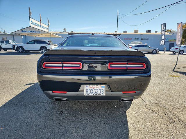 2015 dodge challenger sxt plus