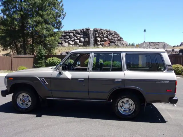 selling with no reserve 1990 toyota land cruiser fj62 gx rare two tone 219k