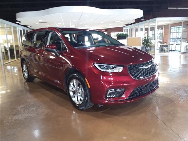 2023 chrysler pacifica touring-l
