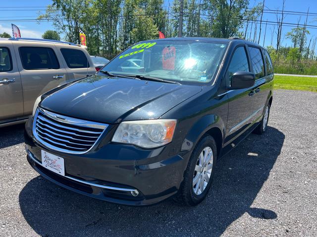 2013 chrysler town & country touring